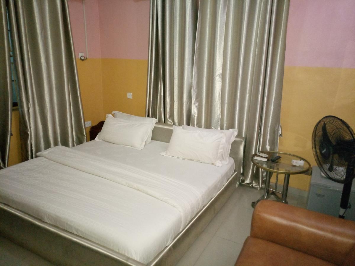 Glorious Hotel & Suites Ikotun Exteriér fotografie